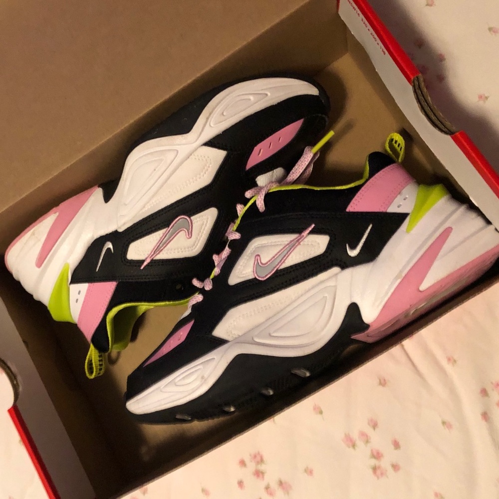 Nike M2K tekno